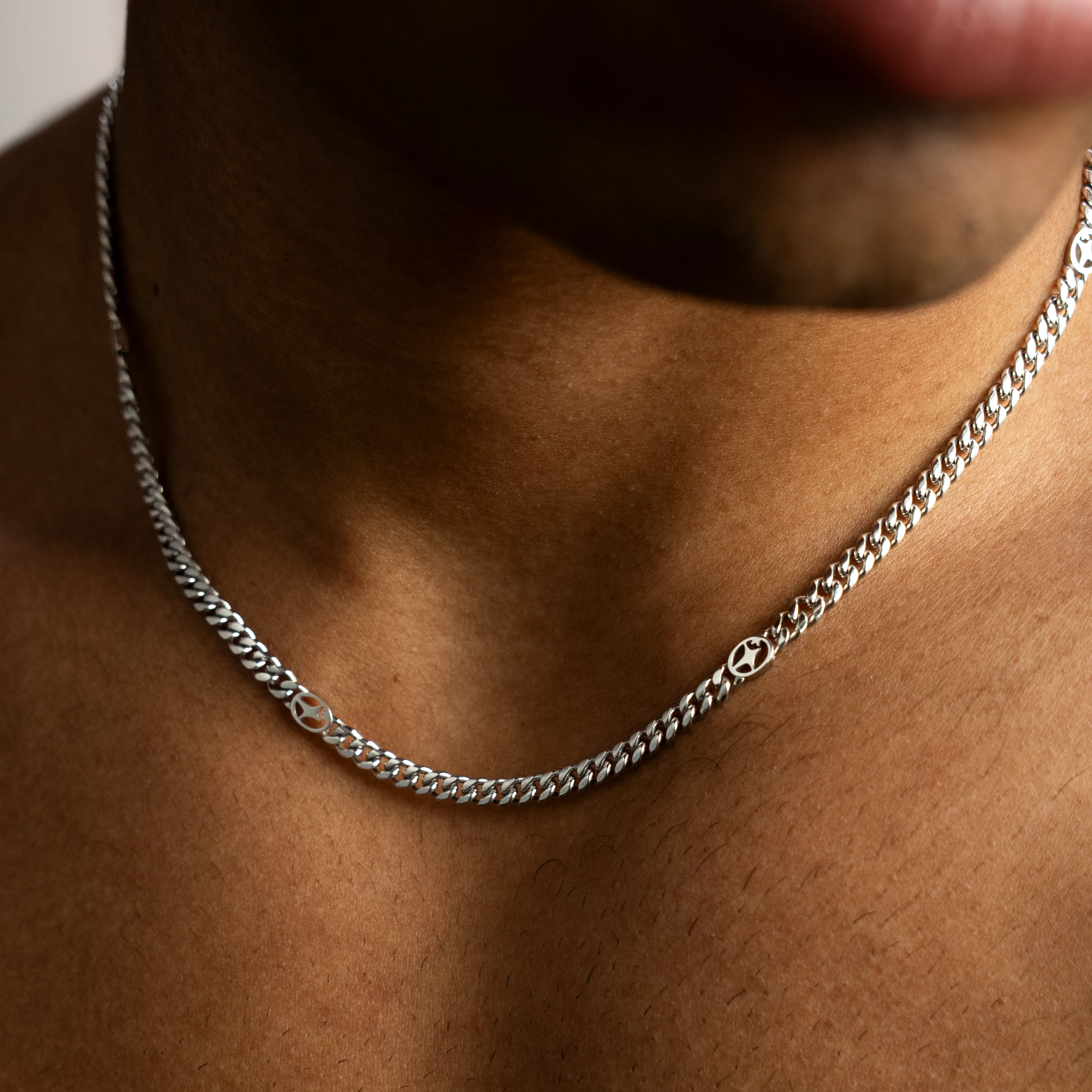 Chaîne Cuban link 4 mm Signature Argentée - Image 3